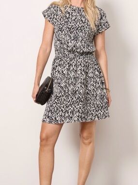 NWT Evereve Whitley Dress in Neutral Abstract - Black White